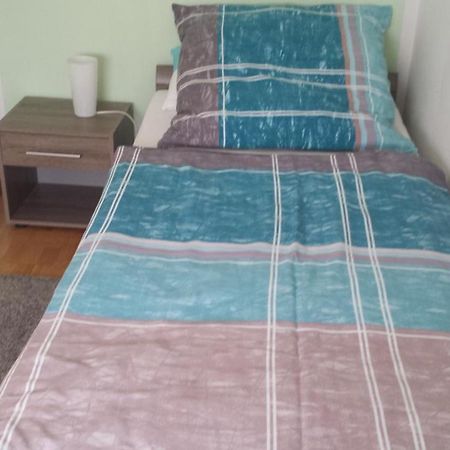 Ferienwohnung Poettershof Крефелд Екстериор снимка