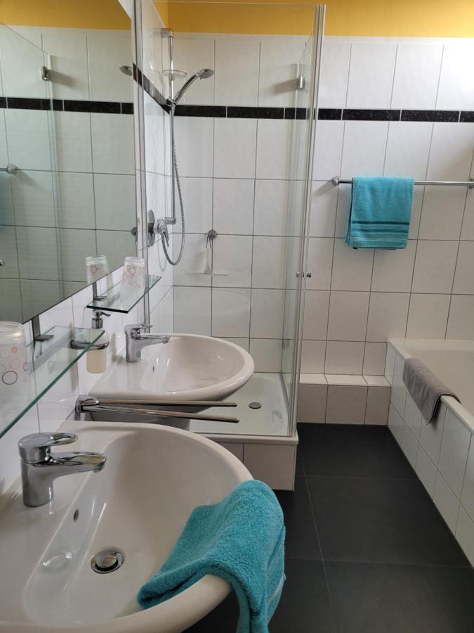 Ferienwohnung Poettershof Крефелд Екстериор снимка